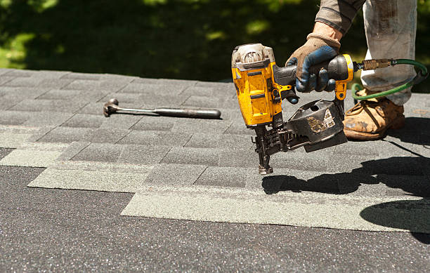 Best Roof Maintenance Services  in Gillett, WI